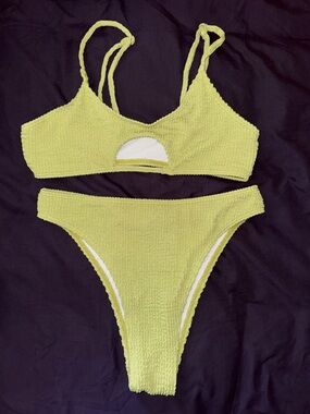 Small SHEIN Textured Light Green Bikini Set